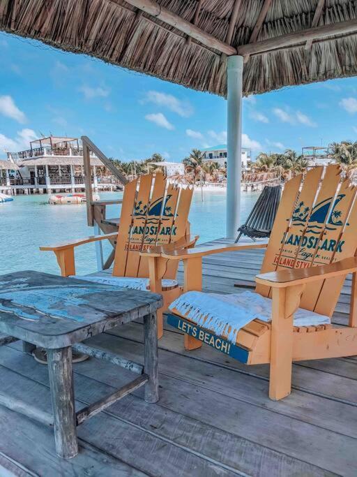 Vacation Home Blue Lotus Caye Caulker Exteriör bild